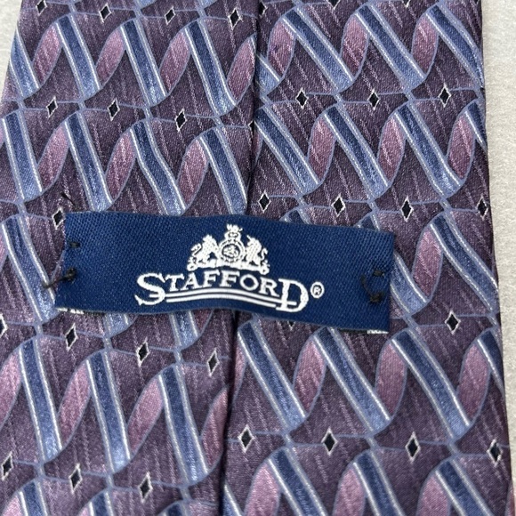 Stafford Mens Tie Necktie Purple Abstract 100% Silk Classic, 3.75 x 57. - Picture 5 of 6
